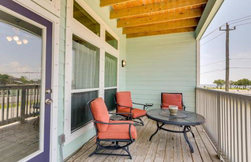 La Porte Home with Balconies Walk to Beach! - Foto 25