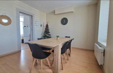 Proche Nausicaa, gare & remparts, spacieuse maison 3 chambres, cour privée, parking gratuit & adaptée aux vélos - Foto 3