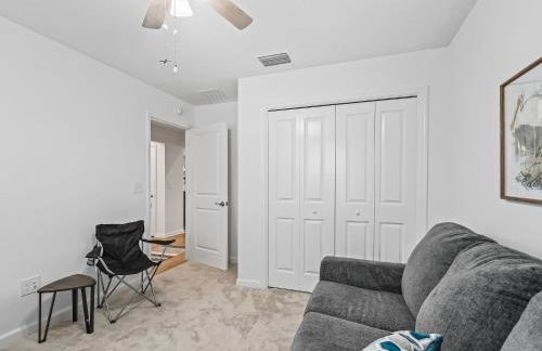 928 Z5 VILLAGE OF LAKE DENHAM by REMAX Premier - Foto 20