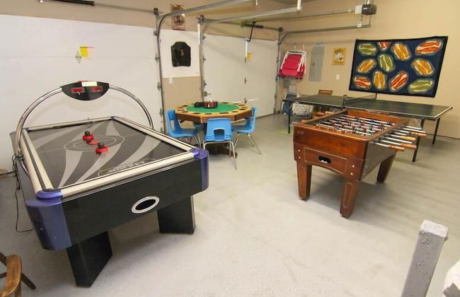 Lola's Lighthouse - Photo 25