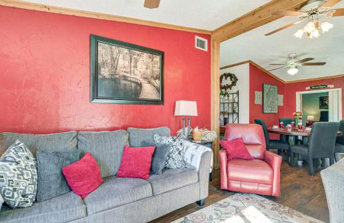 College Station Getaway with Hot Tub and Courtyard! - Photo 4