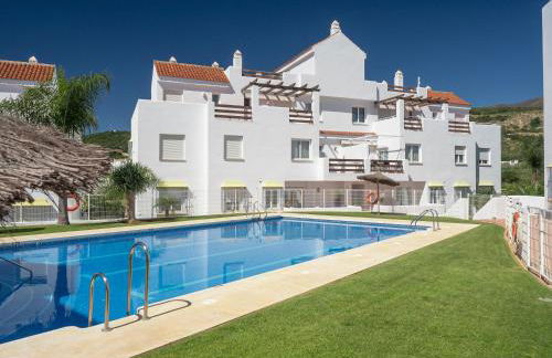 2060-Newly furnished 2 bedrooms apt with golf - Photo 26