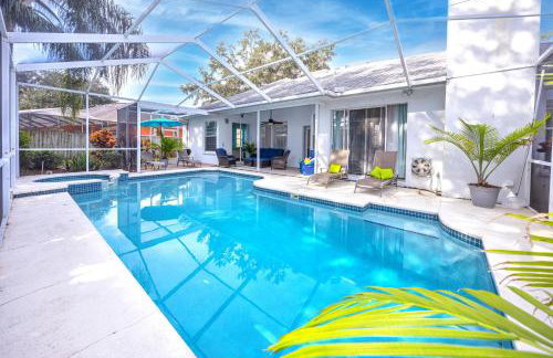 Palm Harbor Paradise - Spacious Home In Quiet Neighborhood with Heated Pool, Billiard Room, Hot Tub - Foto 1