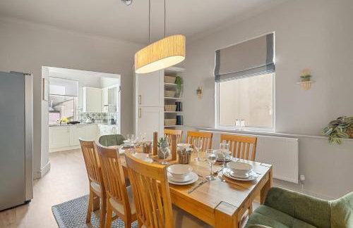 Luxury Plymouth Work & Stay House - Photo 10