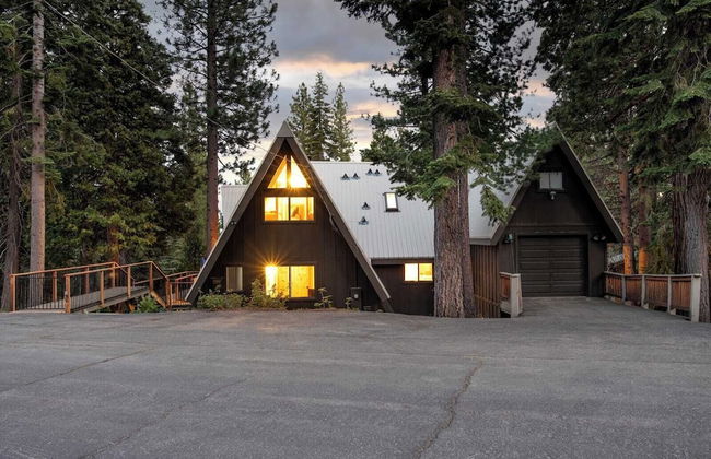 Timberline by Avantstay Stunning Chalet Cabin w/ Hot Tub, Pool Table & Home Theater! - Foto 27