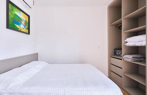 2 QUARTOS com Churrasqueira na Varanda, Piscina, Garagem interna, WiFi 500mbps, Ar Condicionado e Telas de Proteção - Foto 34