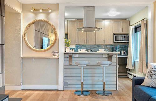 Downtown Seattle Corner Unit with Skyline Views - Photo 11
