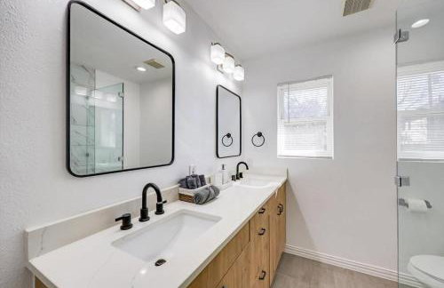 Stunning Dallas Home w Beautiful Yard Big Groups - Foto 19