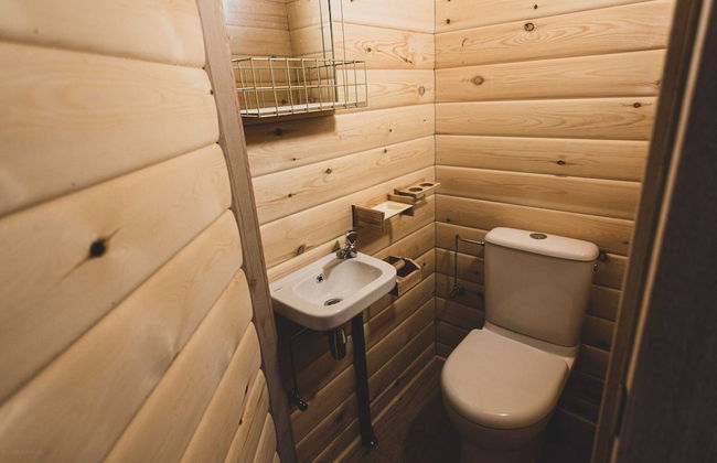 Romantic Woodland Chalet - Photo 19