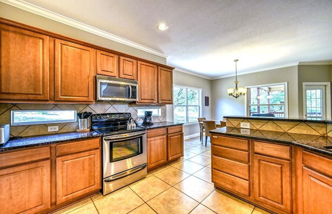 Luxury Home! - Pool - Fire Pit - Near Canyon Lake! - Foto 14