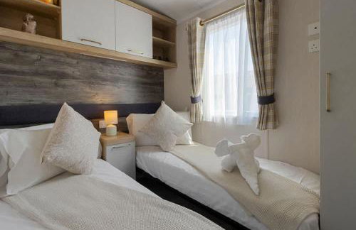 Lake View Escape - Fishing Lakes, Heated Outdoor Swimming Pool 500yrds on Sister Park , Pool Open April to September - Foto 29