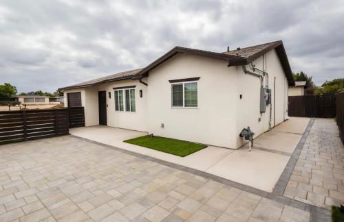 Escondido Front Unit 3-BR by SD STAY - Foto 58