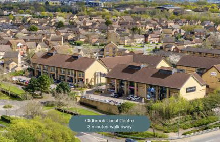 Detached House - Prime Location - Free Parking, Fast Wifi and Smart TVs with Sky TV and Netflix by Yoko Property - Foto 33