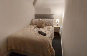Large 2 bed flat in Bolton - Photo 17
