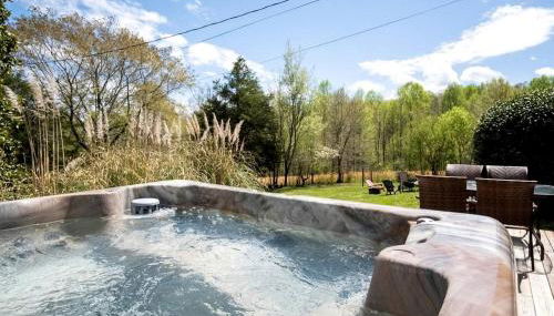 Lovely Vacation Rental with Hot Tub and Amazing Amenities for a Fantastic Family Escape in Clarkesville, Georgia - Foto 5