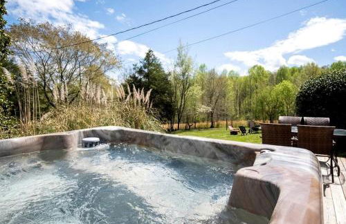 Lovely Vacation Rental with Hot Tub and Amazing Amenities for a Fantastic Family Escape in Clarkesville, Georgia - Foto 5