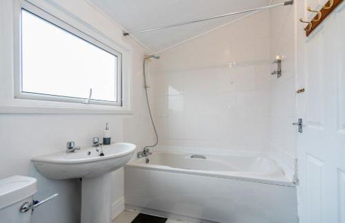 Contractor Base - Flexible Parking - Smart TVs in Rooms - Photo 19