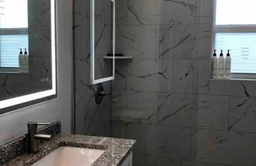 THE SANDCASTLE SUITE! Brand New 2Bedroom in Oceanfront Complex! BE THE FIRST to Visit our Condo Townhome with FREE Parking & Private Garage at Ocean Isles 38 Marathon FL KEYS! SPECIAL PRICING!!! - Foto 19