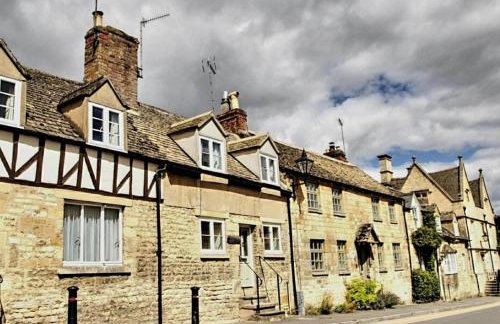 Nikolaus Cottage Cotswolds - Photo 16