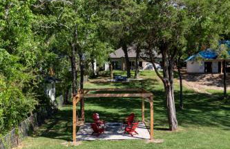 The Benjamin I - 2022 Built Luxury Retreat with Backyard Paradise with Hot Tub Outdoor Movie Screen Dock & Boat Rental - Foto 42