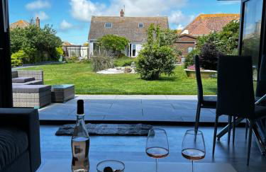 Whispering Waves Guest house, Brighton-8 mins, Guests 4, Beachfront, Free parking, WiFi, Kitchen and AC - Foto 1