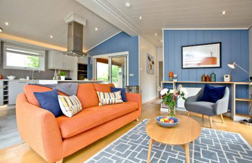 Orchard Lodge, Strawberryfield Park - Photo 6