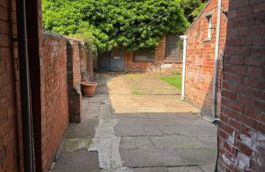 Large Traditional, Sleeps 8, 2 baths, Train, Tram, Pubs, Hucknall - Foto 47