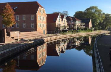 Schöne Altbauwohnung direkt an der Kesselschleuse! - Photo 1