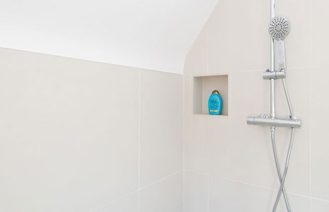 Newly Renovated Cottage 150m From Waterfront - Photo 33