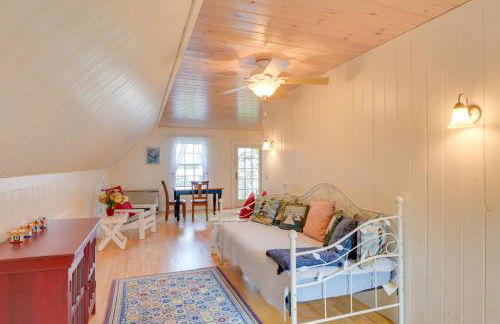 Beachfront Brooklin Studio with Private Balcony! - Photo 18