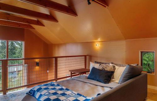 Water Views, Walk to Beach! New Hot Tub! - Foto 38