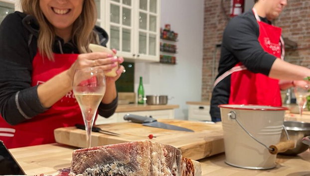 Clase de cocina vasca inmersiva para grupos pequeños en Bilbao con barra libre - Foto 4