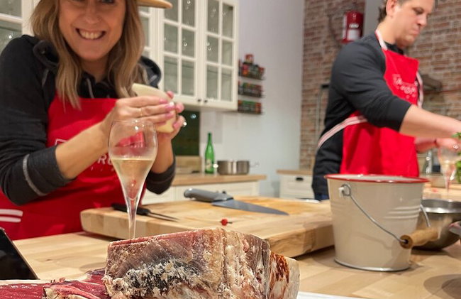 Clase de cocina vasca inmersiva para grupos pequeños en Bilbao con barra libre - Foto 4