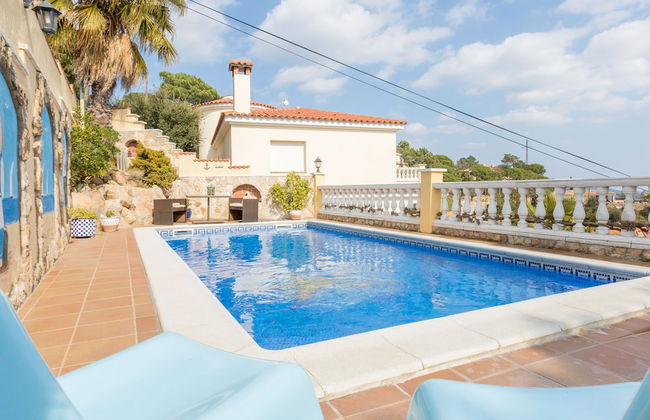 Serene Villa in Lloret de Mar With Private Swimming Pool - Foto 20