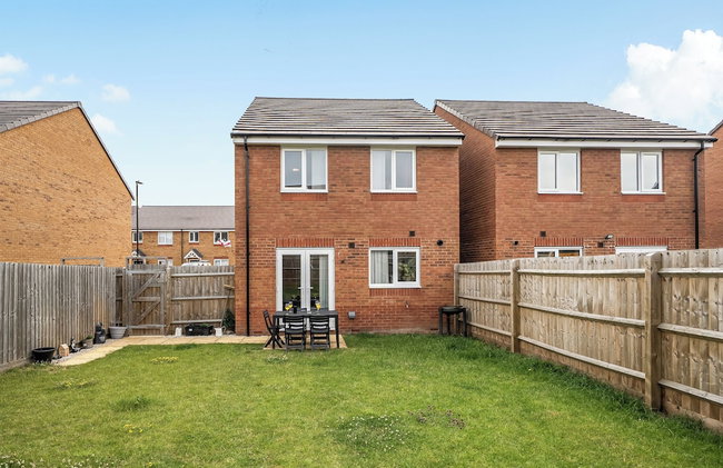 Cozy 4 Bedroom Home in Walsall, Free Parking, EVC, WIFI, 30 days 10 percent off - Foto 36