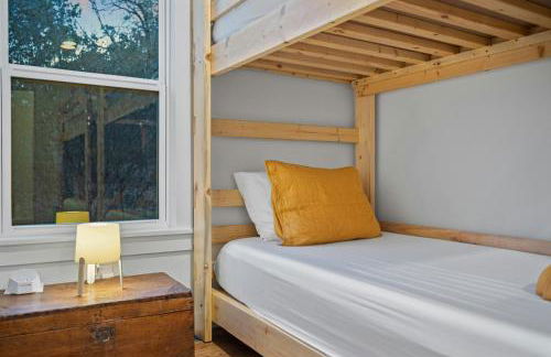 The Clifftop Perch, 70ft above the dry Blanco - Foto 41