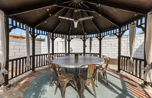 Los Angeles charming big house, king bed, parking, EV - Photo 57