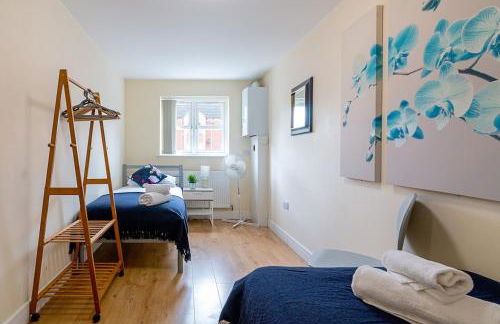 2 bedroom Large Town Centre Apartment FREE Parking - Foto 14