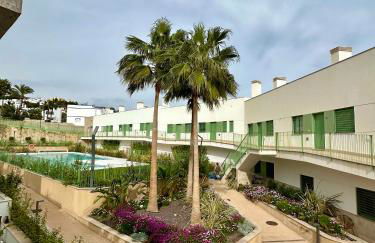 OCEAN APARTAMENT !! 1ª Línea del Mar, piscina, parking, wifi - Foto 3