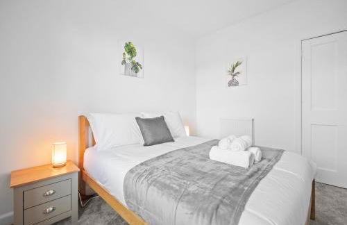 Whiteside 3 Bedroom Apartment - Bathgate - Photo 13