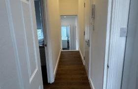 Deluxe Suite w PS5, Balcony, Netflix, Sleeps 6, ideal for relocators and professionals - Foto 24