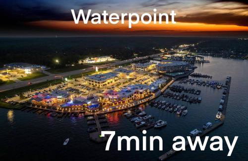 Gorgeous 10 Acre Modern Farmhouse & Private Pond - Photo 17