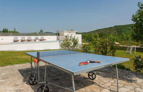 Three-Bedroom Holiday Home In Brstanovo - Foto 8