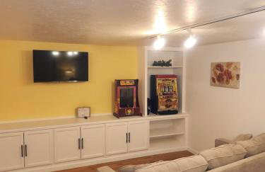 Medford Home And 2 Condos With Pool - Photo 64