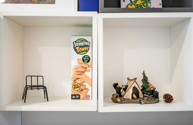 Chic Modern Retreat With Stunning Views 1360 Sqft - Photo 47