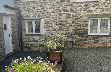 Luxury Farmhouse Retreat with Private Hot Tub & EV - Foto 28