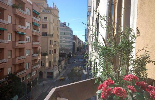 Lets Holidays Centric Apartment in Barcelona - Photo 1