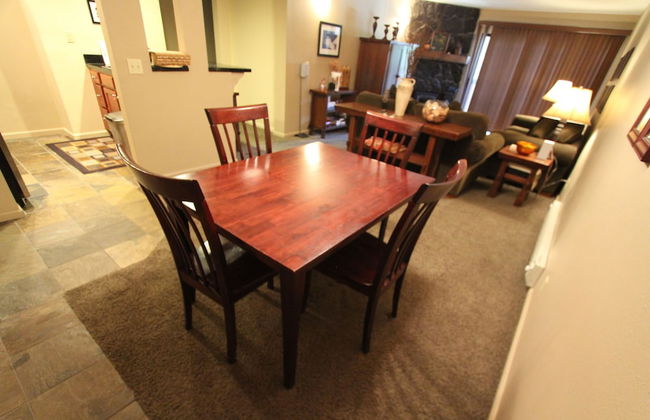 The Summit Condominiums - Foto 6