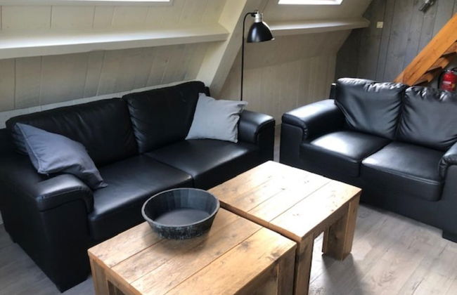 Family Bungalow by the Fen - Photo 10