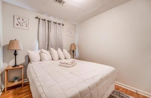 Near Parks & Shopping- Hickory Ridge Hideaway - Foto 2